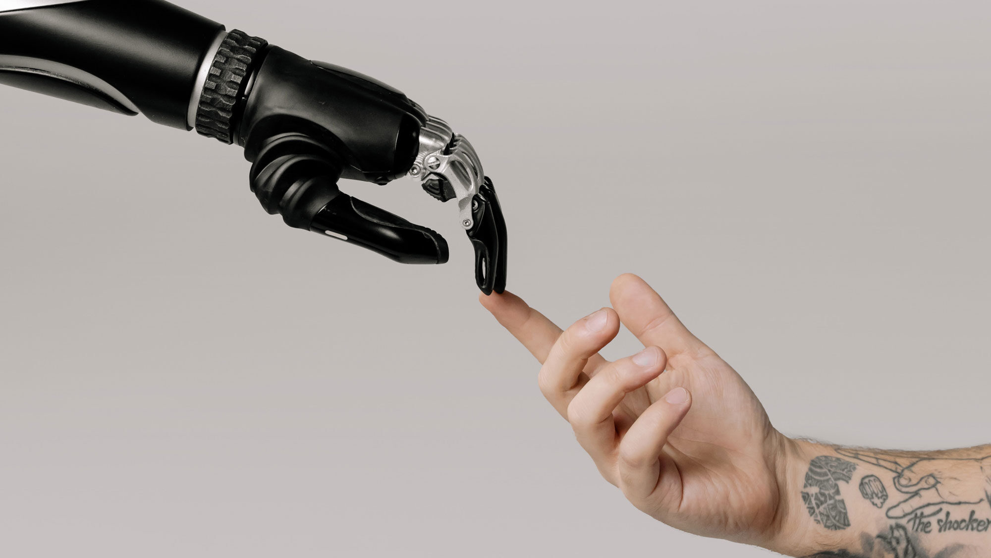 Zusammenarbeit Künstliche Intelligenz und Mensch